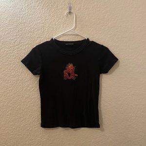 Embroidered Dragon Brandy Melville Baby-tee